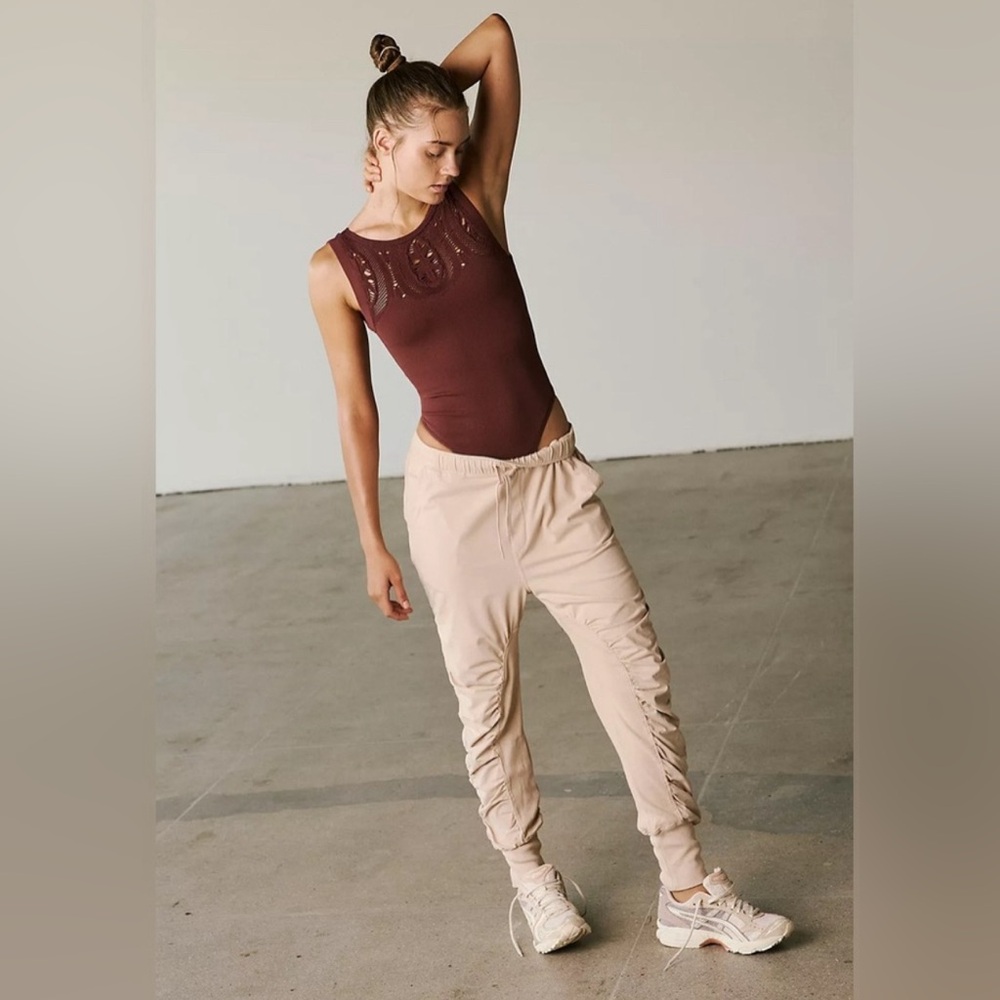 FP Movement Hot Shot Shirred Pants Medium NWOT